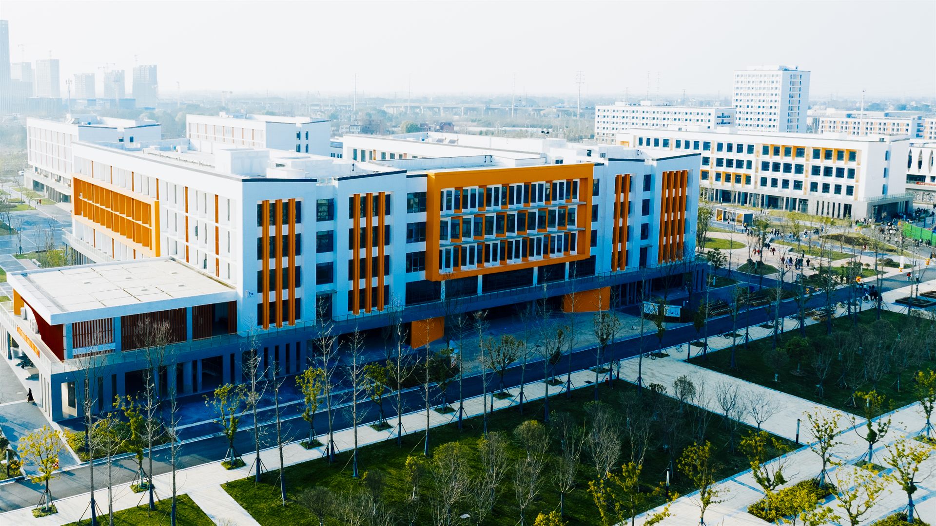 1.第一教学楼.jpg