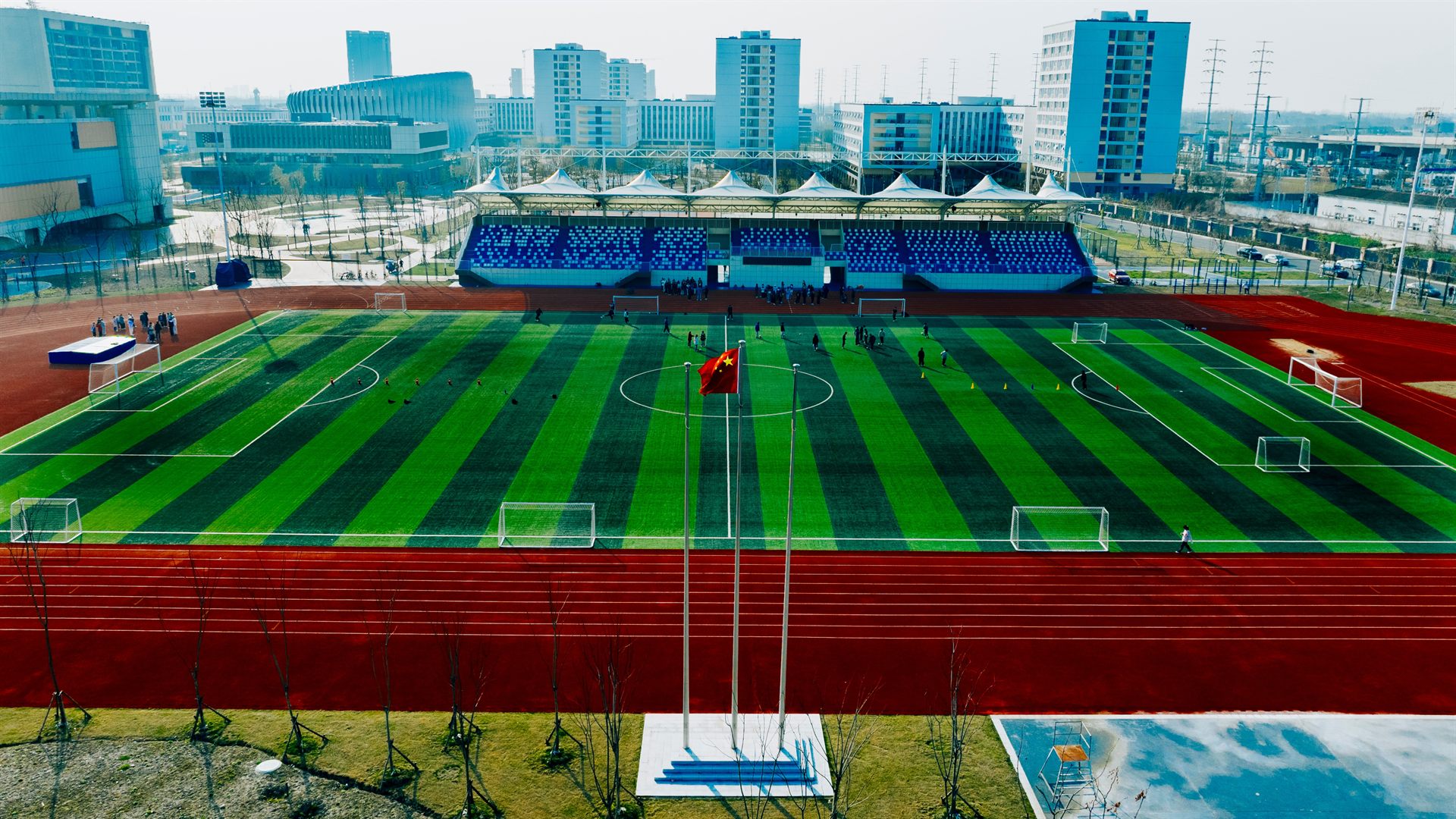 5.足球场(1).jpg