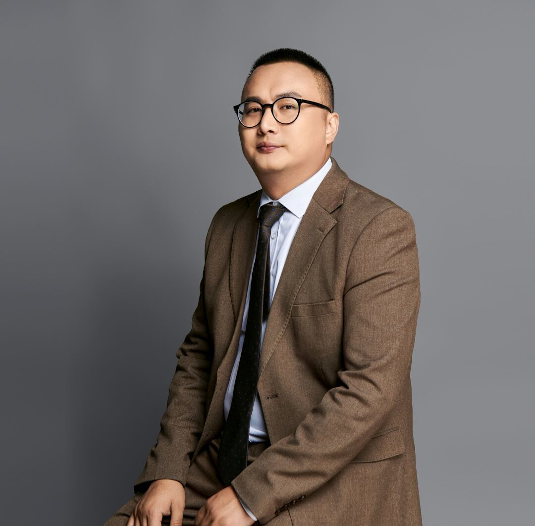 李利军个人照.jpg